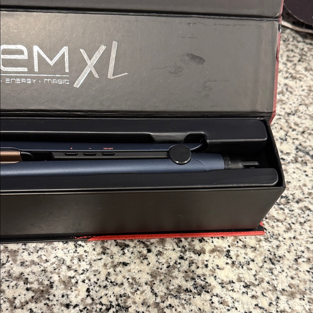 Black Flat Iron - Picture 5 of 6